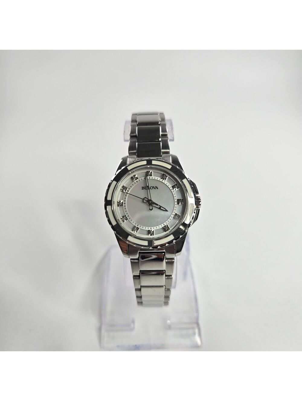 Bulova 96P144 Mother Pearl Sapphire Crystal Women's Quartz Watch Steel Japan